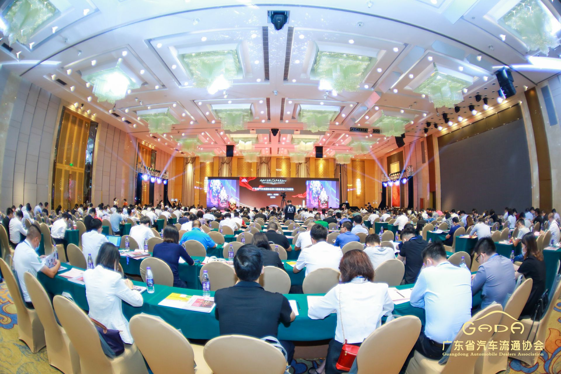 喜报丨星空官方端网站·星空登陆入口-星空(中国)“包揽”省汽车流通行业颁奖礼53项大奖(图1)