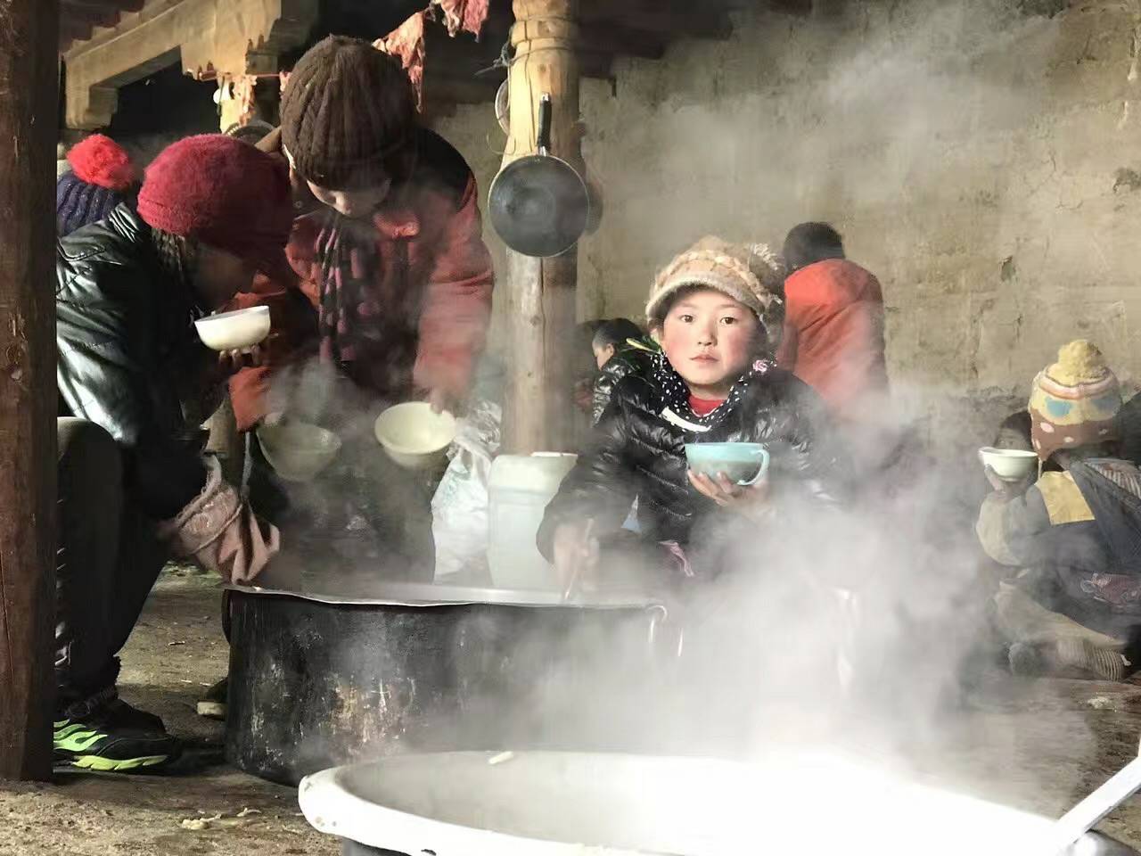 星空官方端网站·星空登陆入口-星空(中国)公益回顾丨家国同欢月同圆 温暖满载甘孜州(图10)